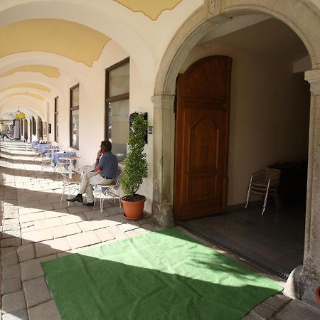 Hotel U Cerneho Orla Telc Exterior photo