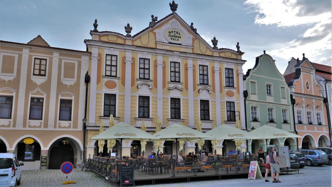 Hotel U Cerneho Orla Telc Exterior photo